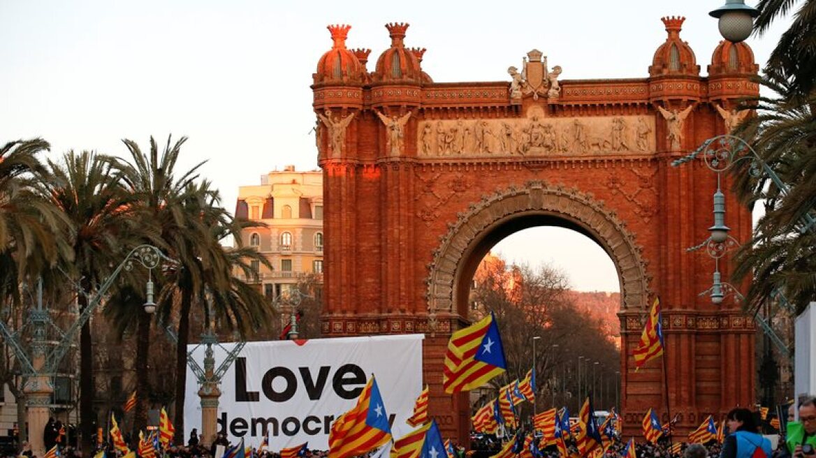 Καταλανική κυβέρνηση: Τα μέτρα της ισπανικής κυβέρνησης συνιστούν πραξικόπημα